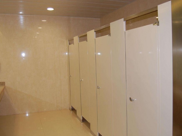 衛(wèi)生間隔斷門(mén)該如何選擇？